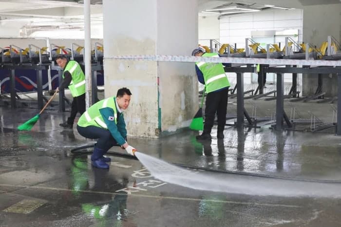 도봉구, 1천여 명 주민과 함께 지역 전역 '봄맞이 대청소' 완료…"주민과 함께 쾌적한 거리 만든다"