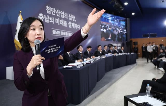 전은수 靑 부대변인, 대변인으로 승진…강유정은 수석대변인