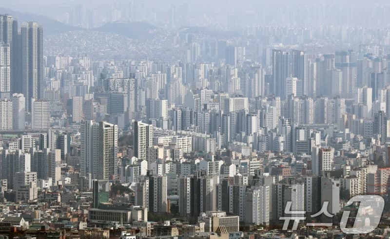 고물가에 주담대 금리까지 급등… "엎친데 덮친격" 대출 받아 집사기 더 어려워진다