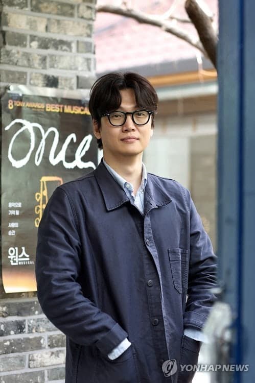 번역가 황석희 '성범죄 의혹'에 방송·출판계 '손절'…'유퀴즈'·'전참시' 출연분 비공개