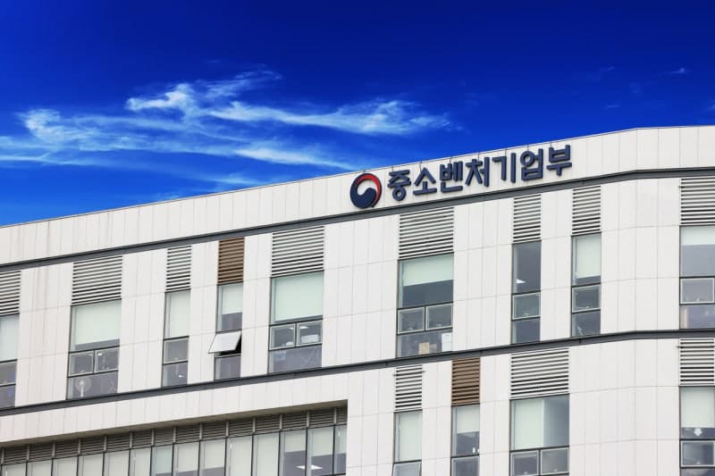 중기부, '지역 주도형 AI 대전환' 사업에 강원·충남 선정…2년간 140억원 지원