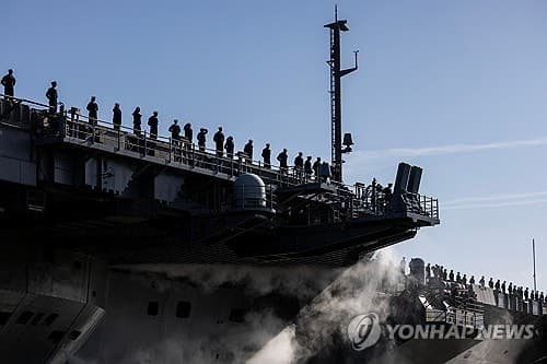 미 3번째 항공모함 중동행…트럼프 종전 시한 앞두고 '양면 전략'