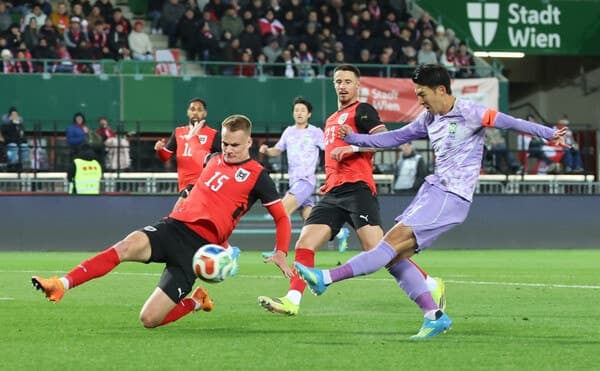 홍명보호, 오스트리아에 0대1 패배... 유럽 원정 2연전 전패