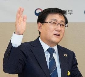 김성환 기후장관 "종량제 봉투 사재기 안정 시까지 마스크처럼 1인당 판매 제한 검토"