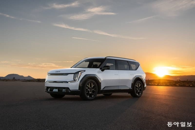 “이젠 벤츠 대신 기아 사겠네”…해외서 난리난 EV9, 북미·유럽서 호평