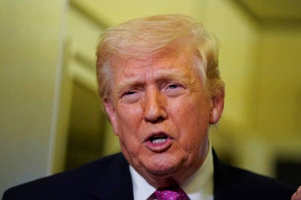 트럼프 "나토는 종이호랑이"…탈퇴 강력히 검토 중