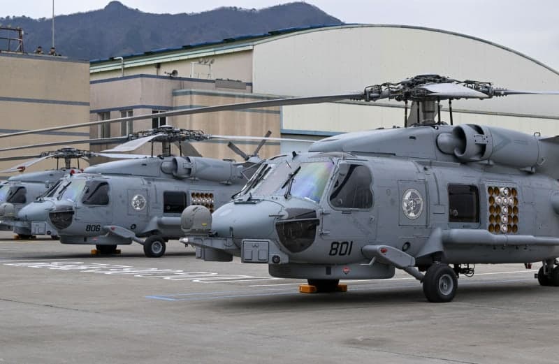 해군, 신형 해상작전헬기 MH-60R 시호크 2대 작전 배치…동해서 北잠수함 탐지