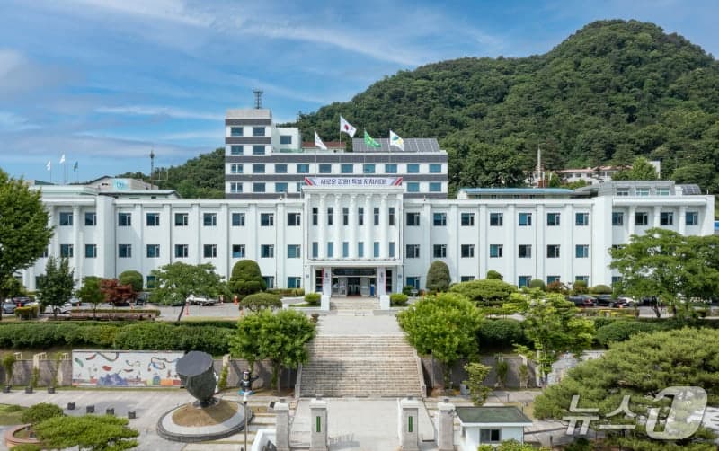 중기부, '지역 주도형 AI 대전환' 사업에 강원·충남 선정…국비 140억 지원