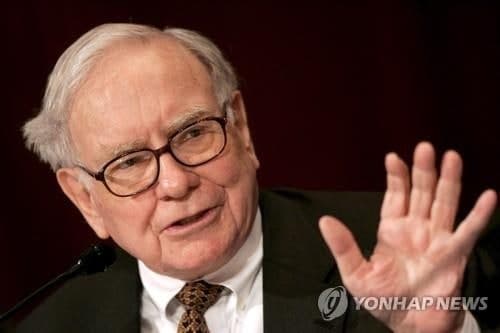 버핏 "애플 주식 너무 일찍 팔았다" 후회...향후 추가 매수 가능성 시사