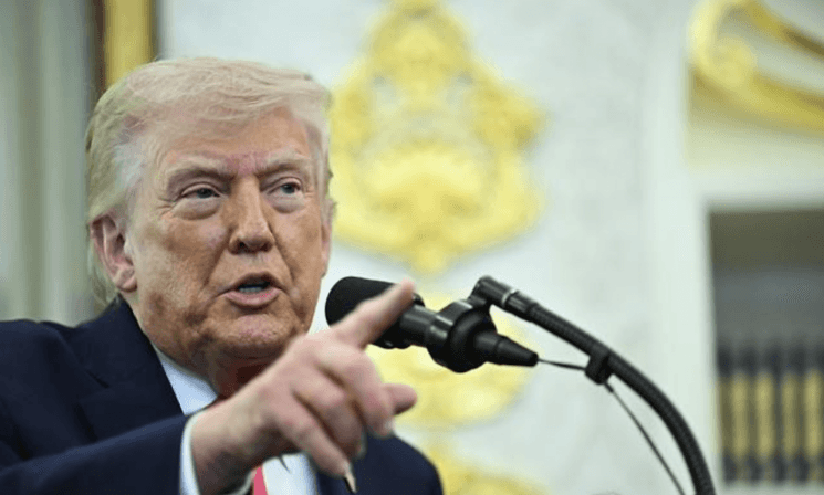 트럼프 "이란 새 대통령, 방금 美에 휴전 요청…호르무즈 열리면 검토"