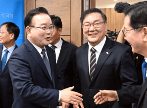 김부겸 "전번 공개는 내 착각, 하루 400통 올줄이야…" 전화기 불났지만 보람