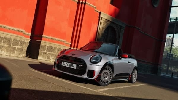 “MINI, 더 개성 있게”…4월 한정 액세서리 번들 최대 20만원 추가 할인