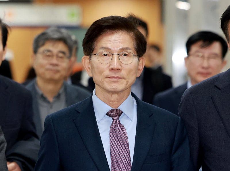 검찰, '대선 예비후보 명함' 돌린 김문수 벌금 100만원 구형…24일 선고 예정