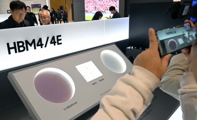 하나증권 "SK하이닉스, 예상 웃돈 메모리 가격…목표가 160만 상향"