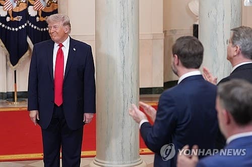 트럼프 "2~3주 강력 공격" 발언에 국제유가 급등, 증시 하락