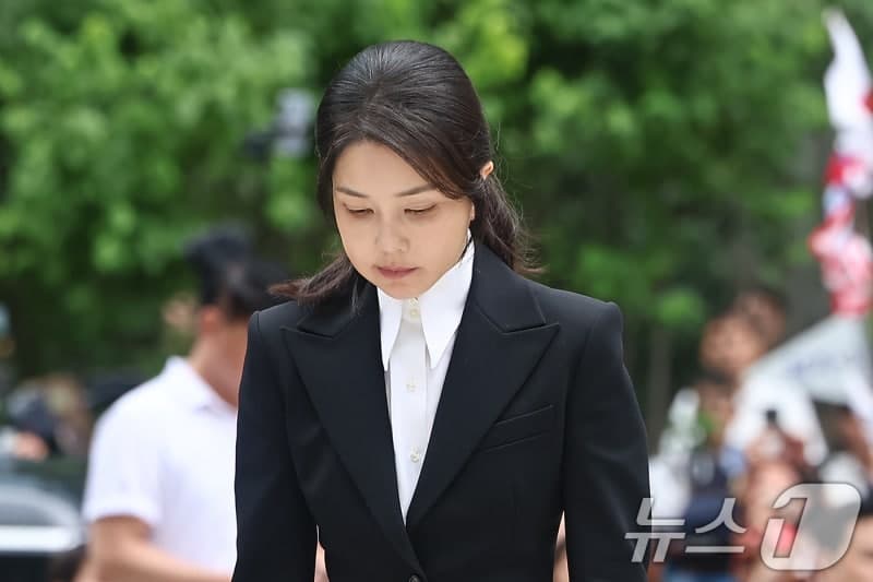 경찰, 김건희 '종묘 차담회 의혹' 신수진 전 비서관 피의자 소환 조사