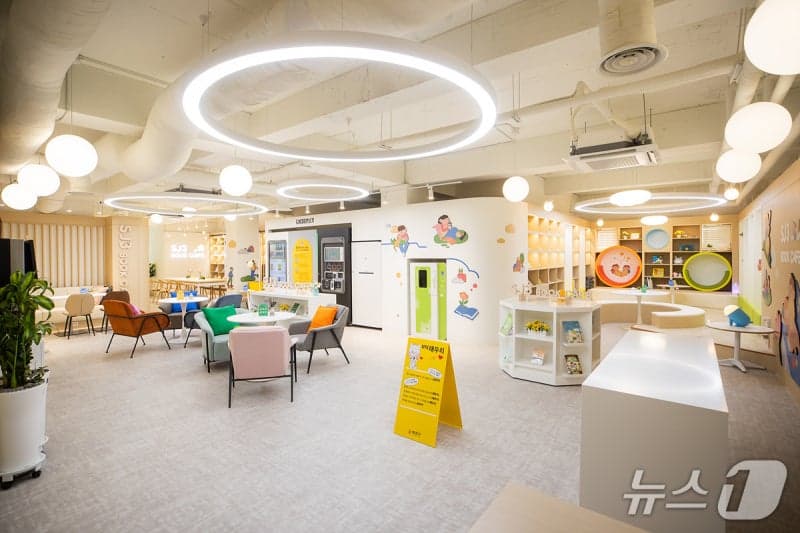 양천구, 노후 작은도서관 리모델링…일상 속 힐링 공간 '신정3 북카페' 개소