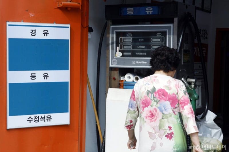 “기름값 올라서 걱정”…KB국민카드, 리터당 150원 할인에 100만원 쏜다