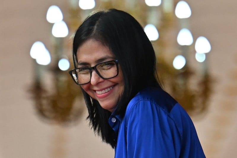 美, '트럼프 정책 공조' 베네수 임시대통령 제재 전격 해제