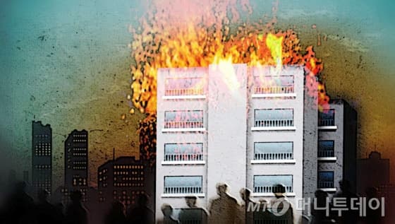 "이유 없이 화나" 친형 집 불 지르고 혼자 탈출한 50대 구속…재산 피해 1억