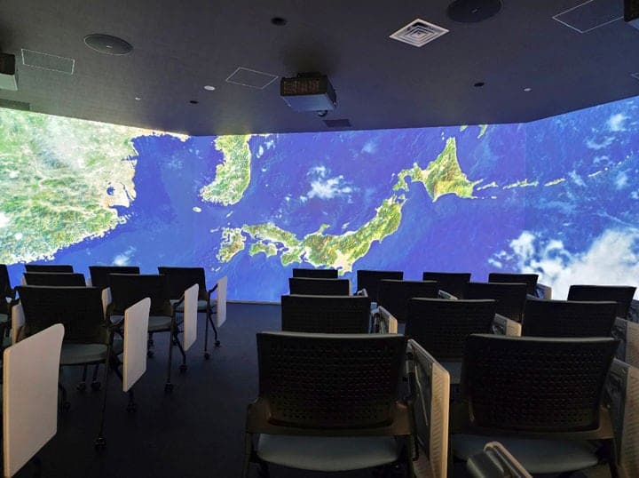 도쿄 한복판에 '독도 왜곡 교육관' 등장…초대형 스크린으로 "독도는 일본땅" 교육