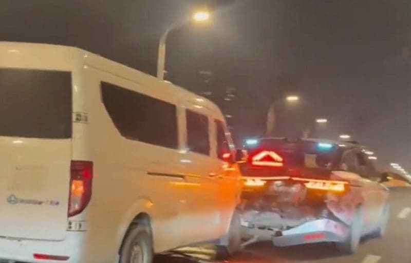 中 바이두 로보택시 180대 '좀비차' 돌변…고속도로 한복판 갇힌 승객들 "SOS 버튼도 무용지물"