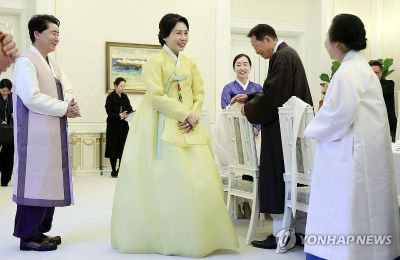 김혜경 여사 "한복생활 유네스코 등재, 국민에 큰 자긍심 될 것…힘 보태겠다"