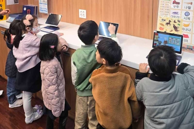 광주시청 1층 로비에 영유아 대상 'AI 동화 체험관' 운영…동화가 3차원 영상으로