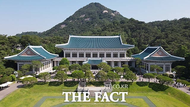 靑 "호르무즈 통행료 납부 검토 사실무근…해양수송로 재개 국제사회와 협력"