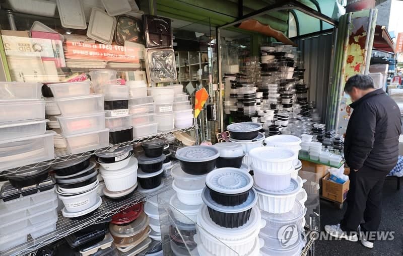 식품 대기업들 "플라스틱 협력업체 단가 인상...4월1일 소급 적용"