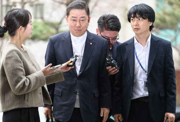 경찰, 김병기 5차 소환…'편입·취업 특혜' 차남도 부른다