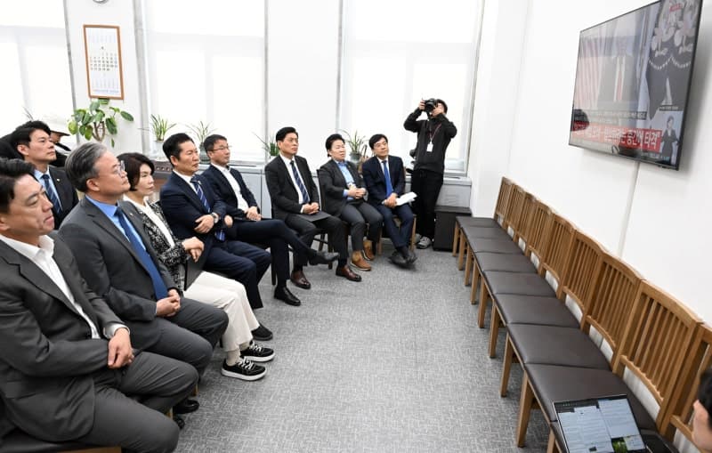 민주 '김관영 제명' 강수…경선 잡음 속 "차분히 길 찾겠다"