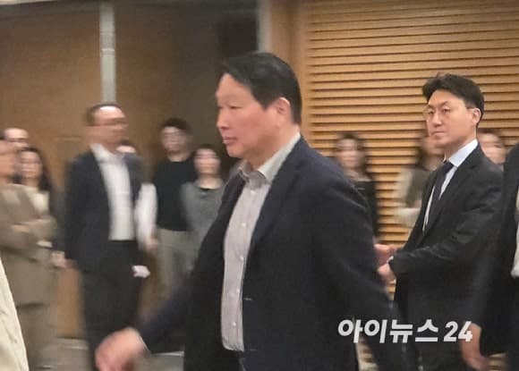 최태원 대한상의 회장, 타운홀 미팅서 "신뢰 회복 위해 뭉쳐야" 강조