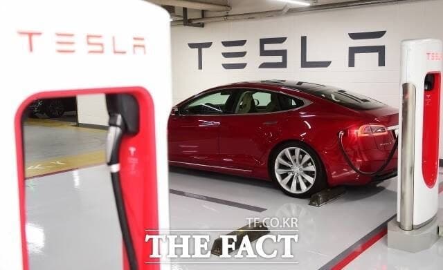 3월 수입차 3.4만대, 전년 대비 35% 급증…테슬라 1위 수성 '독주 체제'