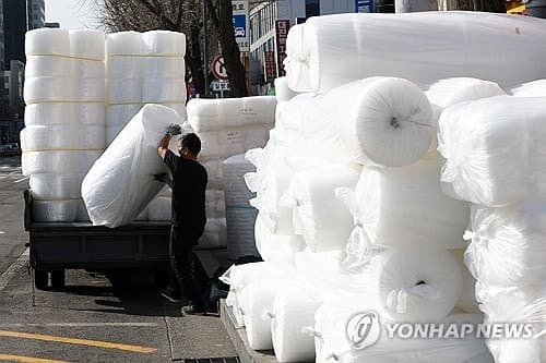 중동전쟁 악용 '비닐 원자재 판다' 속여 8천만원 꿀꺽…수급난 노린 사기 주의