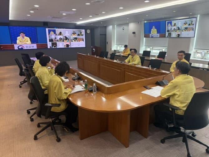 외교부, 중동 13개국 공관과 회의…"고위험국 국민 대피 지원"