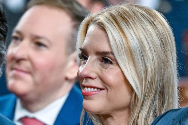 트럼프, 팸 본디 법무장관 경질…"정적 수사·엡스타인 사건에 불만"