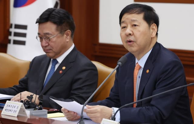 구윤철 "나프타發 충격 확산…통관·포장 규제 풀어 병목 해소"