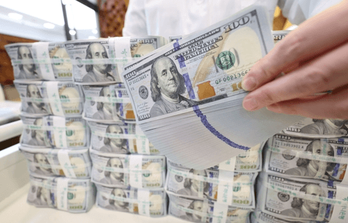 고환율에 '환율방어' 나선 한국, 3월 외환보유액 40억달러 가까이 줄어 세계 12위로 하락