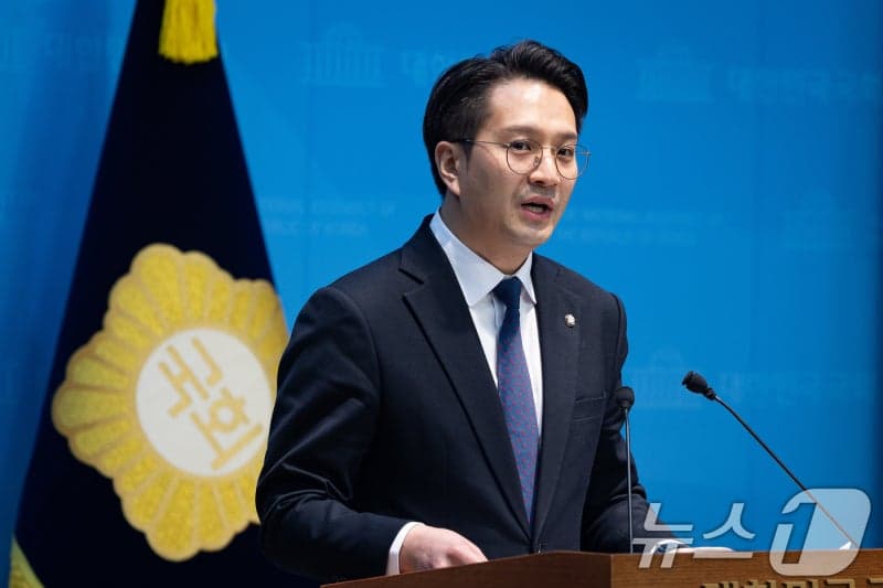 국조특위 '쌍방울 대북송금' 첫 기관보고… 여야 '녹취록 공방' 격화