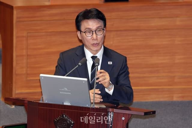 김 총리 "호르무즈 해협 통행세 논의된 바 없어…원유 수급 관리 가능 수준"