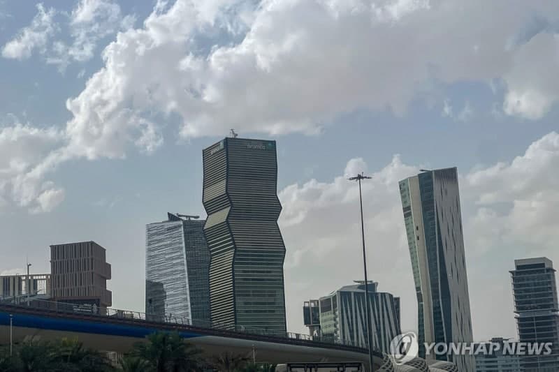 이란, 'AI 보복' 천명 후 美기업 데이터센터 공격 주장…바레인 통신시설 타격