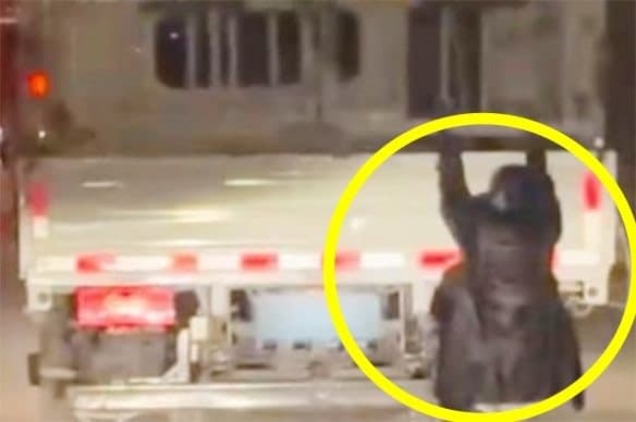 "누구 만나지?" 불륜 의심한 아내, 달리는 남편 트럭에 매달려 미행하다 결국 벌금행