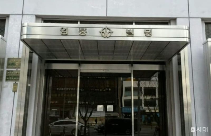 영풍, PBR 0.29배 '업계 최저 수준'…'대표도 외면한 자사주' 저평가 논란 속 책임경영 도마