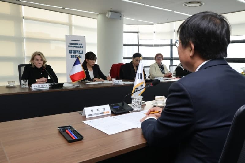 최휘영 장관, 프랑스 문화장관과 "양국 경험 공유, 더 적극적 소통"…수교 140주년 문화예술·산업 협력 강화