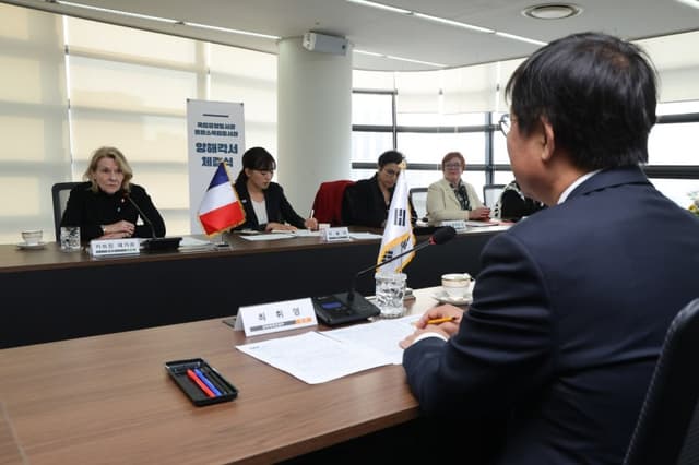 최휘영 장관, 프랑스 문화장관과 "양국 경험 공유, 더 적극적 소통"…수교 140주년 문화예술·산업 협력 강화