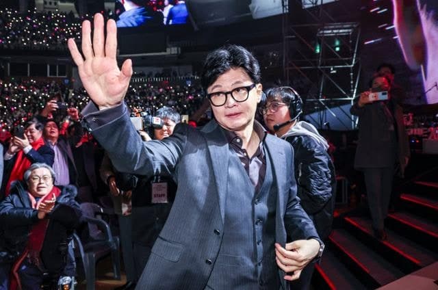 한동훈 "민주, 날 무서워서 증인도 못 불러…단체로 짖기만"