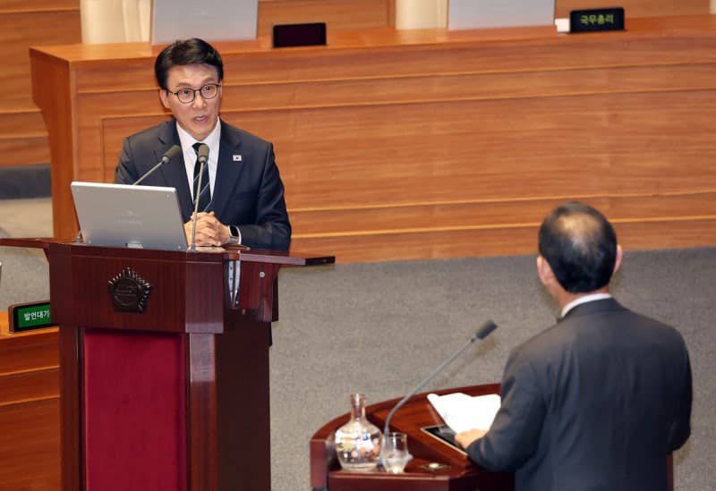 정부·여당 "지선 전 일부 개헌" vs 野 "끼워넣기식 안 돼"