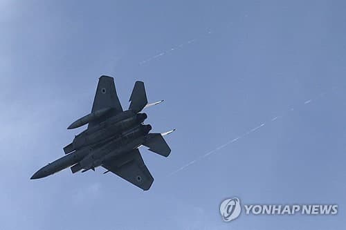 美 F-15 전투기, 이란서 첫 격추된 듯…"미군, 탑승자 1명 구조"