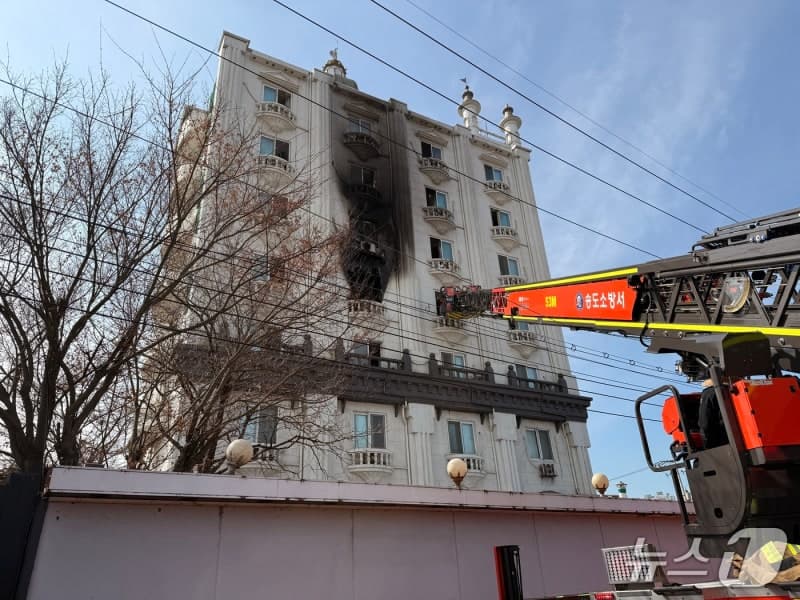 인천 옥련동 모텔 화재, 44분 만에 완진…다수 숙박객 구조·대피